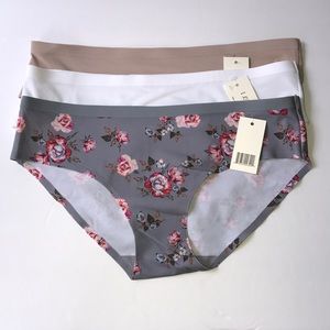 Bundle 3 pieces Seamless NoShow Panties Underwear. NWT Ilys Lumié Brand